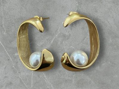 Pearl Curved Earrings 